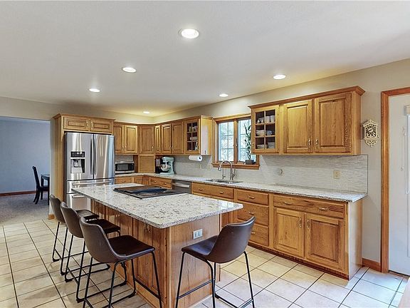 3rd image of 721 Tamarac Trl