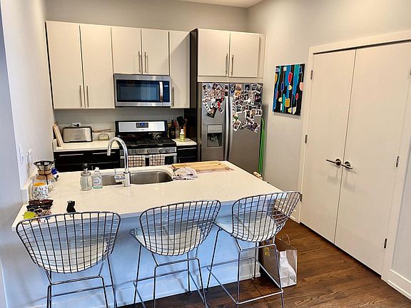3rd image of 2740 W North Ave #305