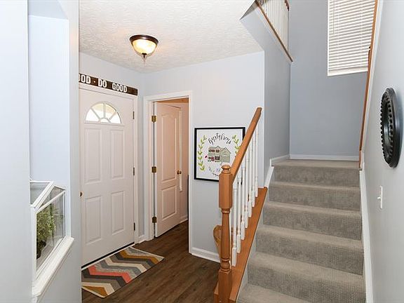 3rd image of 4964 Summerset Dr