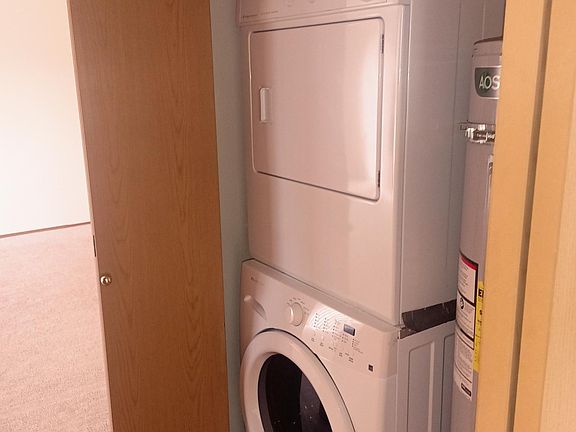 5th image of 1616 Queen Anne Ave N APT 401