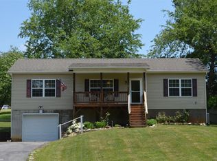 1200 Rigby St, Christiansburg, VA 24073