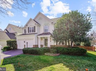 43237 Darkwoods St, Chantilly, VA 20152