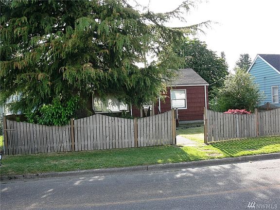 3rd image of 5028 S Steele St