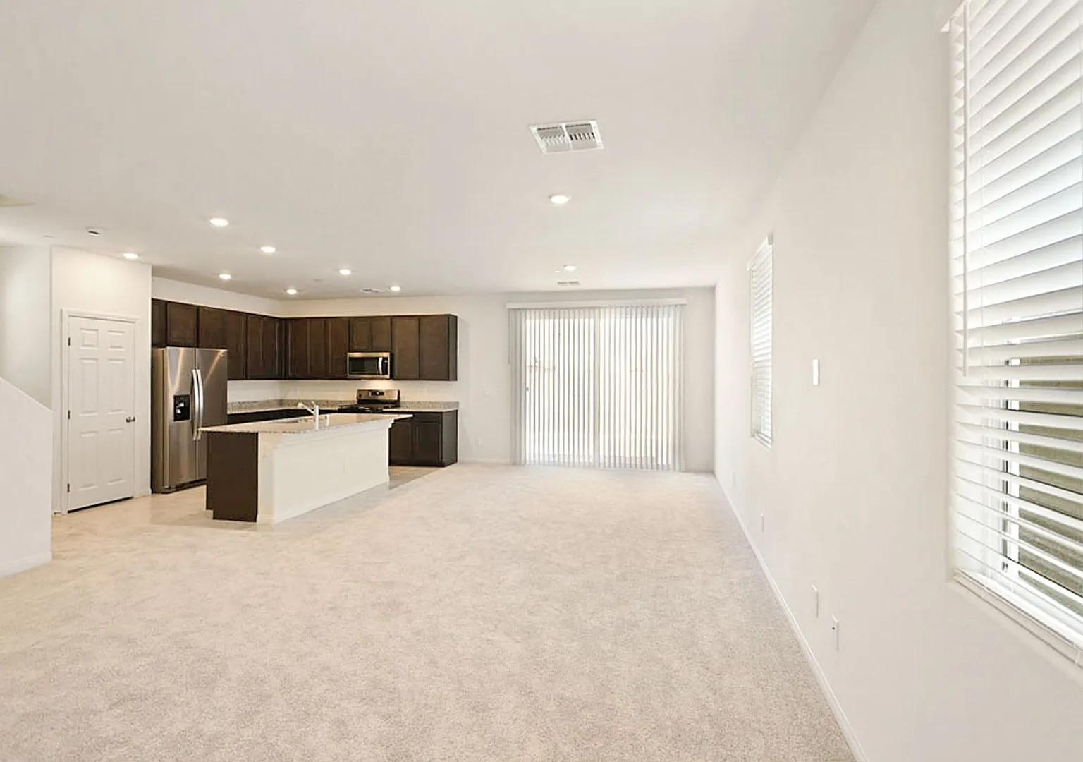 Inspirada Beauty With 1st Floor Bed and Bath — Photo 4