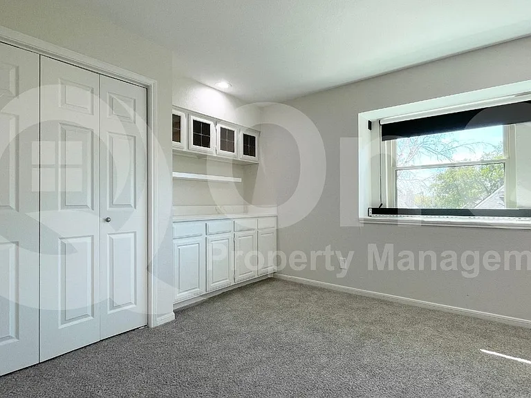 314 Dakota Trl — Photo 13