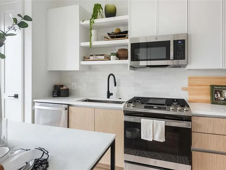 665 Auburn Ave NE #610 — Photo 12