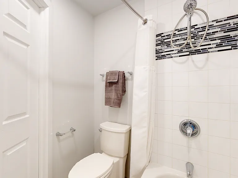 330 McLeod St — Photo 23