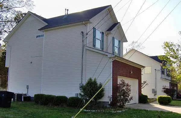 3 bed, 2.5 bath, 2067 sqft, $1,750 — Photo 2