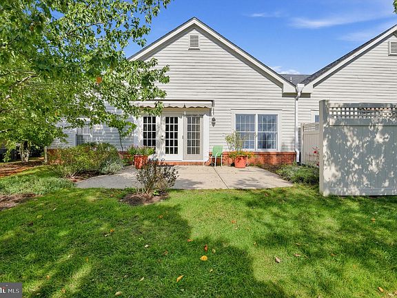4th image of 4 Hedge Row Rd