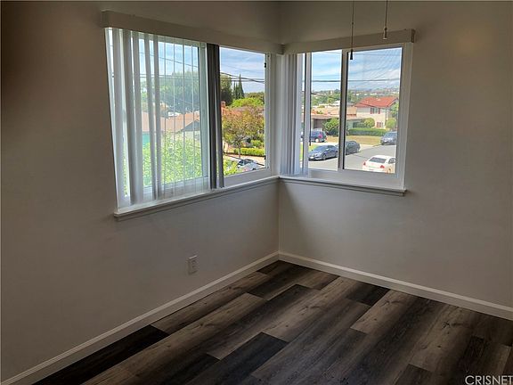 2nd image of 614 Hill St