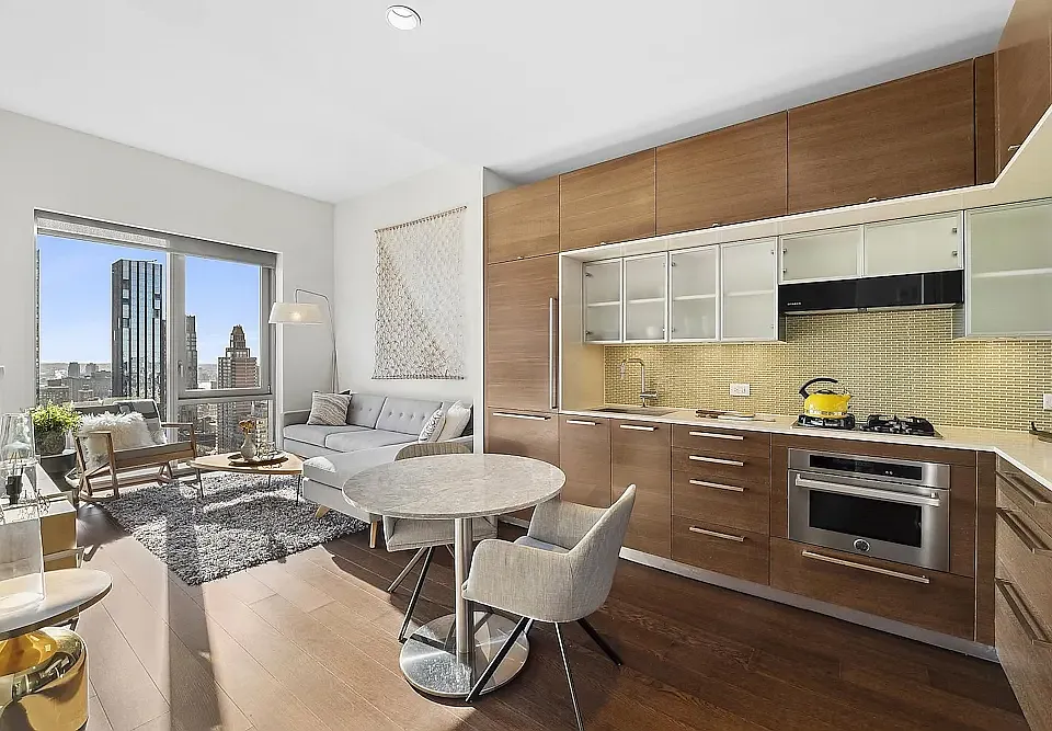 100 W 31st St #34A