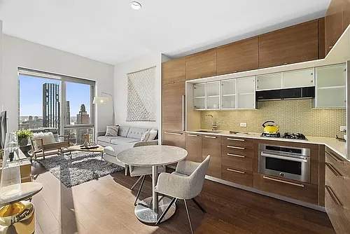 100 W 31st St #34A Photo 1