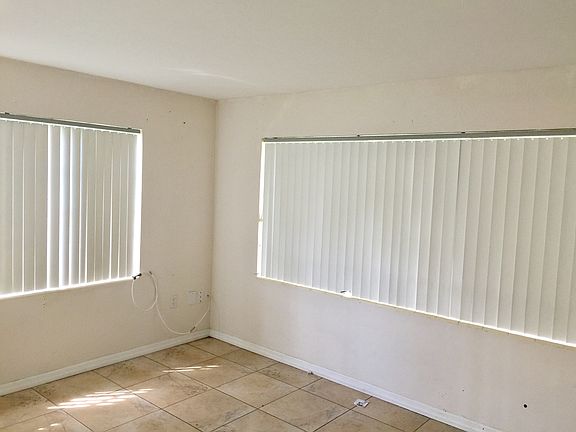 4th image of 4071 Rainbow Dr