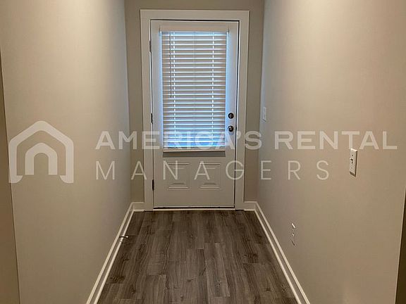 4th image of 210 Ridge View Cir