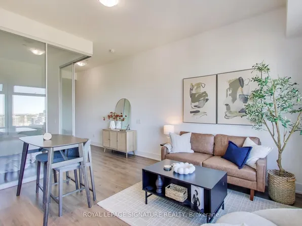 111 Saint Clair Ave W #1826, Toronto, ON M4V 1N5