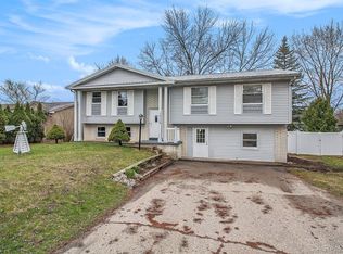 14112 North Rd, Fenton, MI 48430