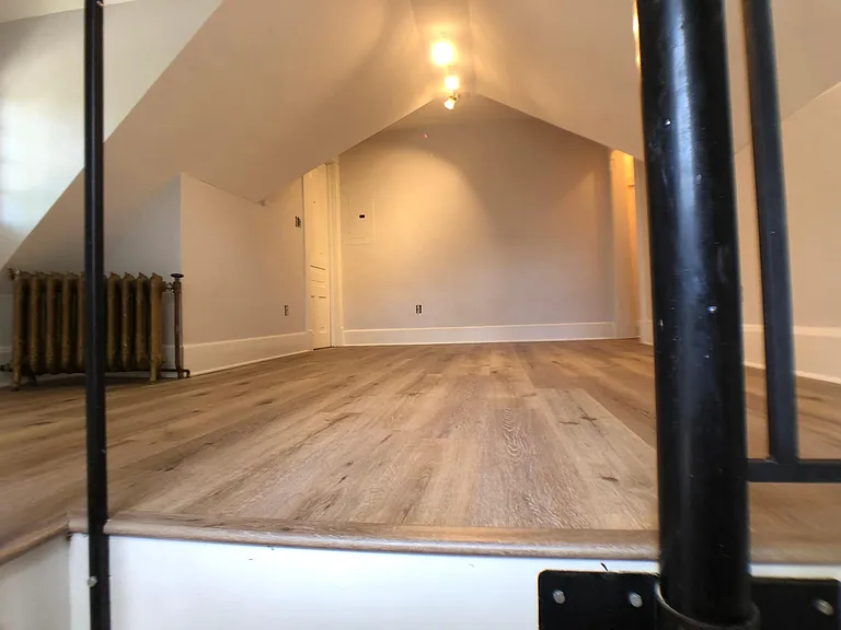 441 Woodward Ave #B — Photo 8
