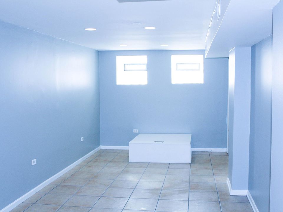 1st image of 4625 S Langley Ave #Garden