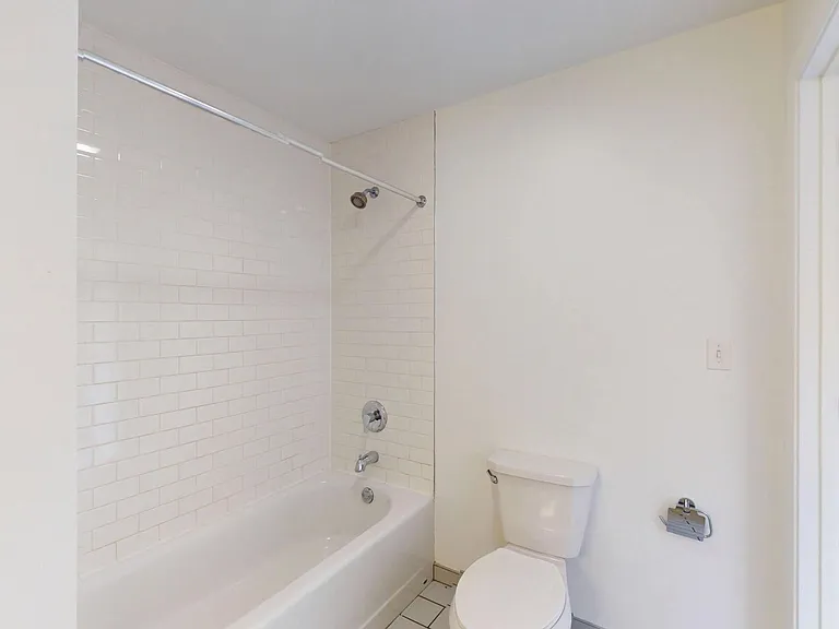 5524-5526 S. Everett Avenue — Photo 29