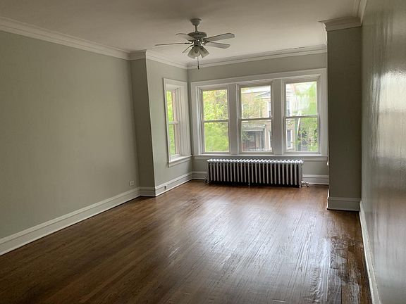 4th image of 2830 N Albany Ave #2
