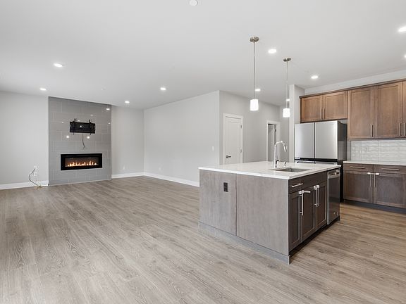 4th image of 21515 6th Dr SE