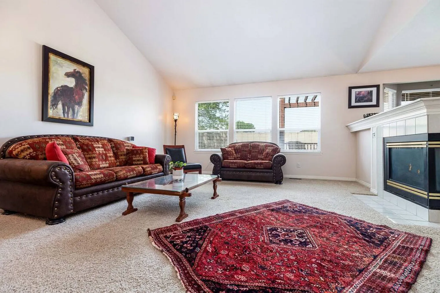 5 bed, 3.0 bath, 2712 sqft, $6,393 — Photo 2