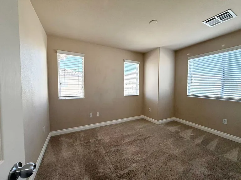 3925 Philomena St — Photo 15