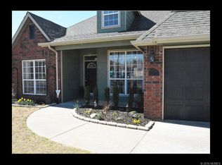 9902 E 100th Pl N, Owasso, OK 74055