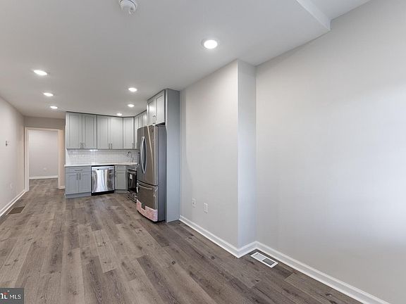 4th image of 2234 E Allegheny Ave