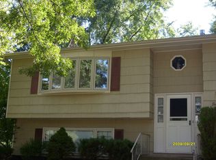 51 Maplewood Blvd, Suffern, NY 10901