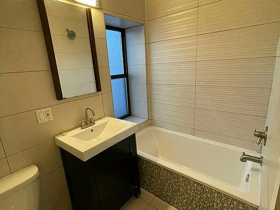 5th image of 852 Rogers Ave #2A