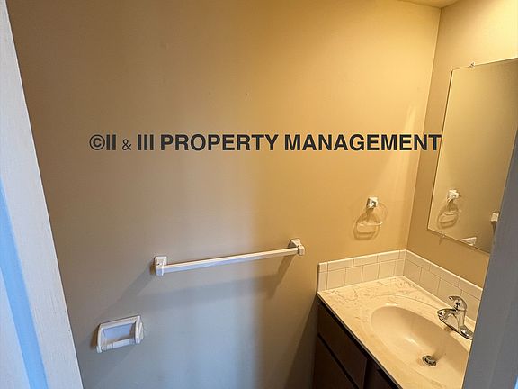 3rd image of 1921 Lawrence Ct