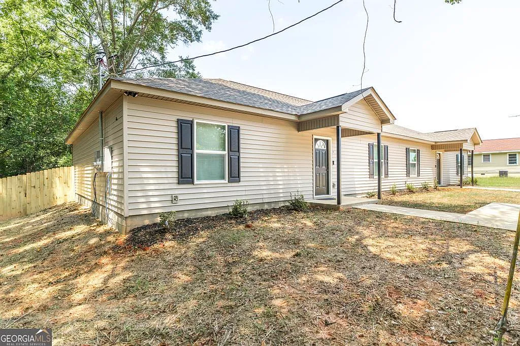 3 bed, 2.0 bath, 1364 sqft, $2,200 — Photo 4