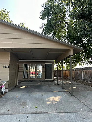 6533 W Douglas St Photo 1
