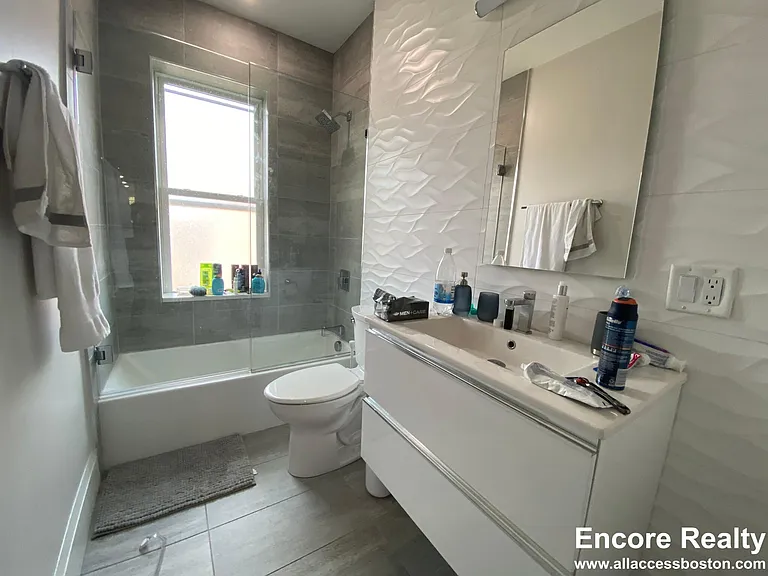 7-9 Strathmore Rd #3 — Photo 13