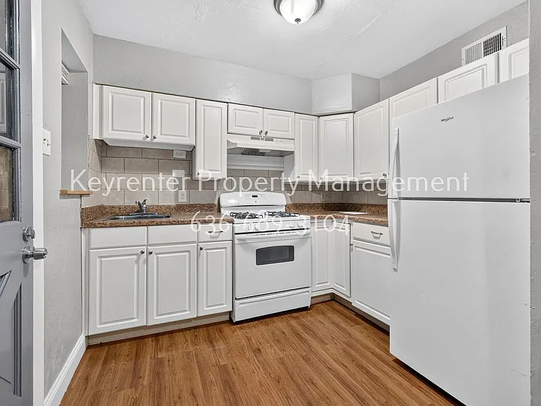7405 Olian Dr — Photo 4