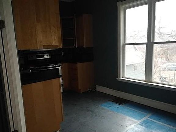 4th image of 1611 Southwest Blvd