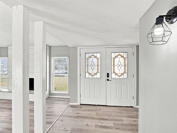 4th image of 4205 Longstraw Dr
