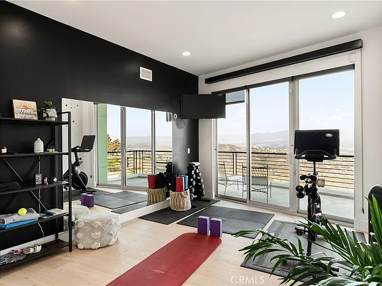 3230 Tyrol Dr — Photo 38