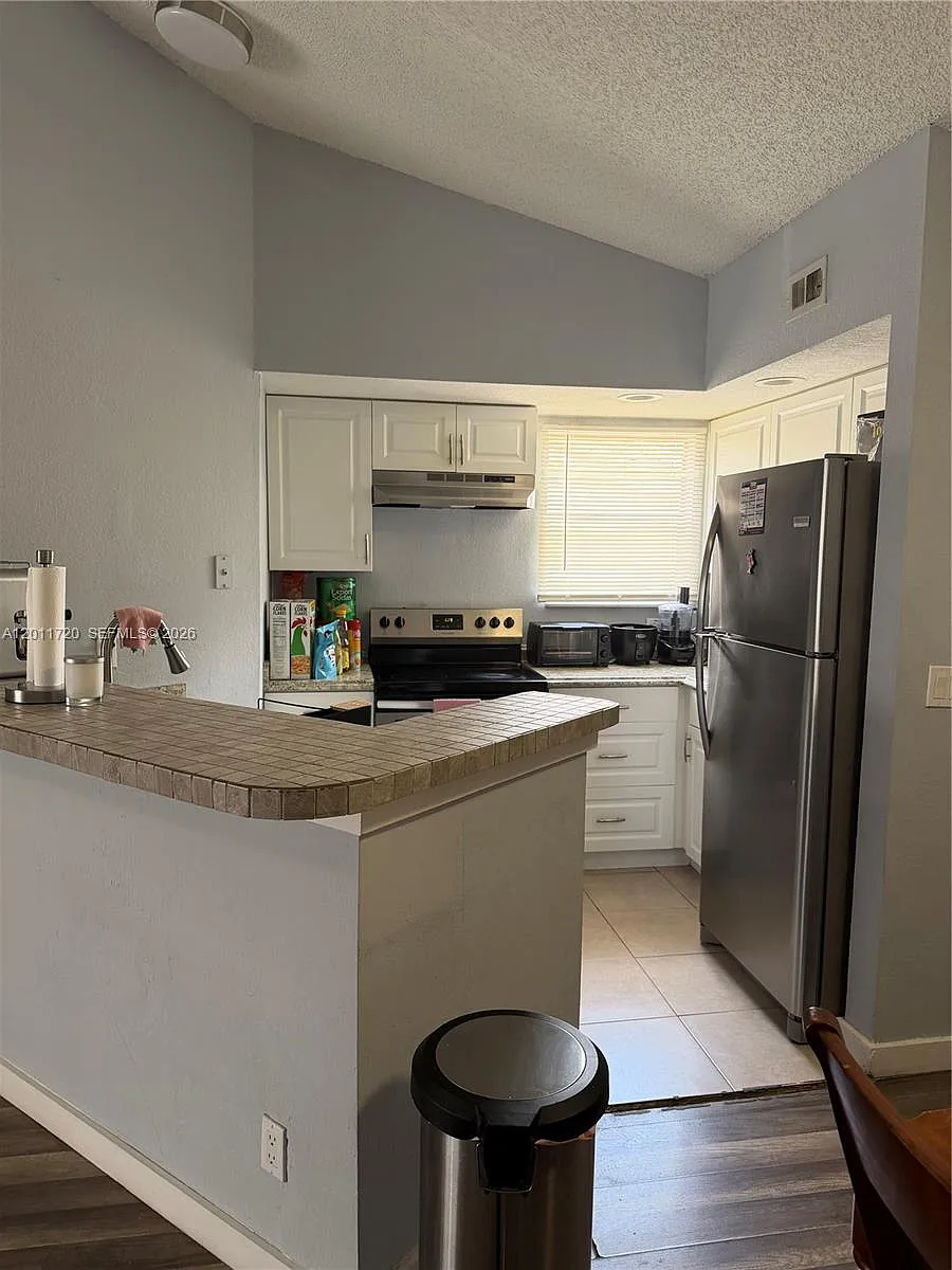 Building Photo - 1306O0 Vista Isles Dr #221