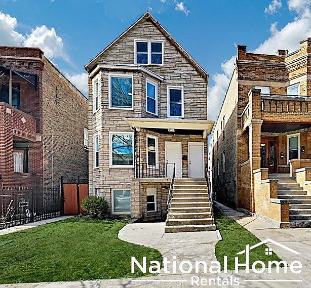 1st image of 4336 N Sawyer Ave #1