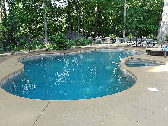3rd image of 5143 Walden Mill Dr