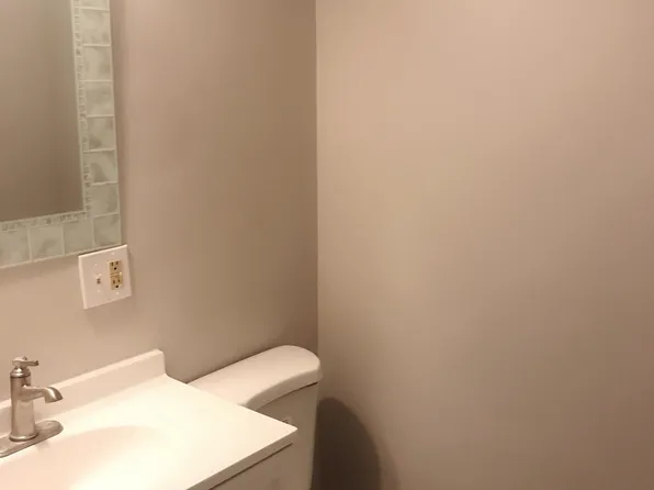 42 Gladstone Ave, Newark, NJ 07106