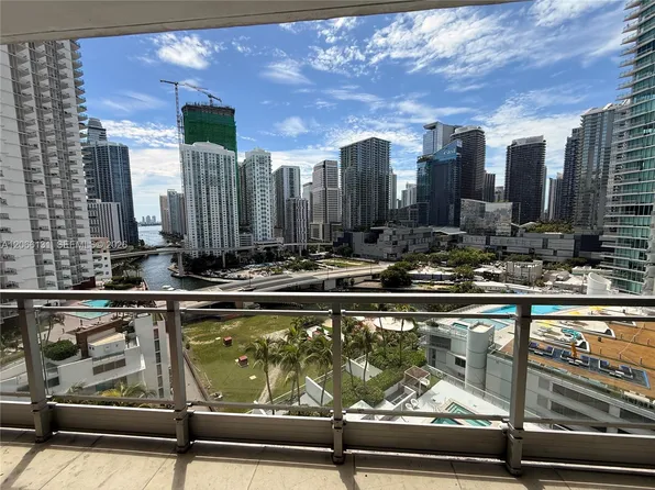 90 SW 3rd St APT 1801, Miami, FL 33130
