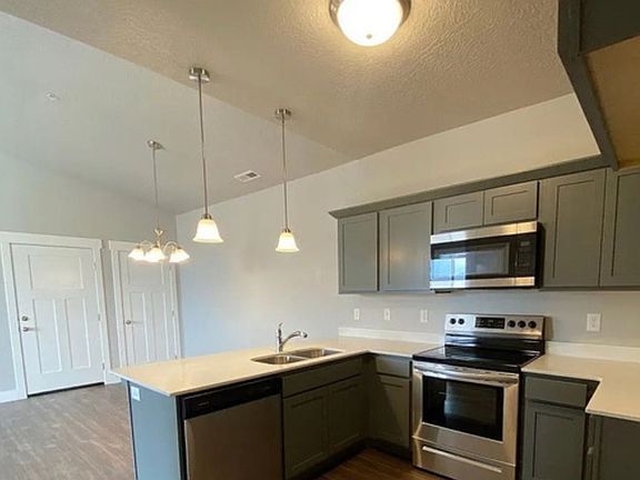 3rd image of 3372 W 1910 N #L301