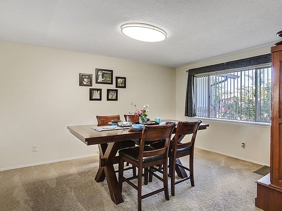 4th image of 3812 Valerie Pl NE
