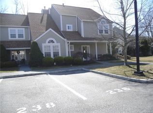 238 Mallard Ct, Yorktown Heights, NY 10598