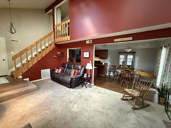 3rd image of 2094 Foxknoll Dr
