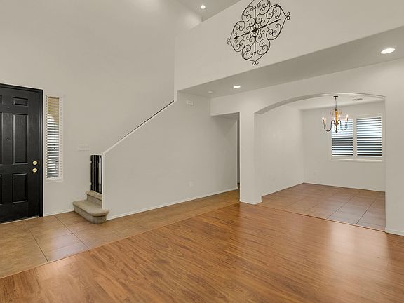 2nd image of 438 E Calle De Ocaso