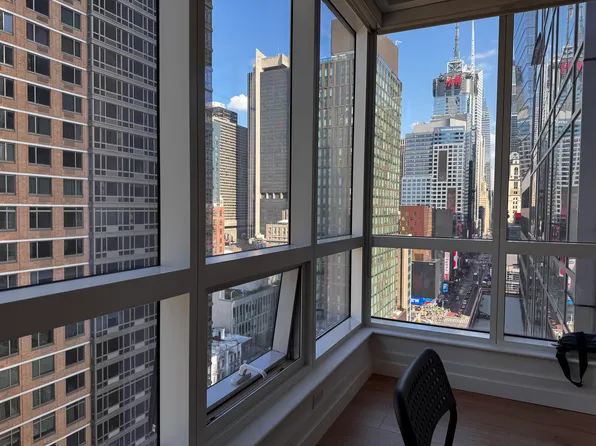 350 West 42nd Street image 3 of 13